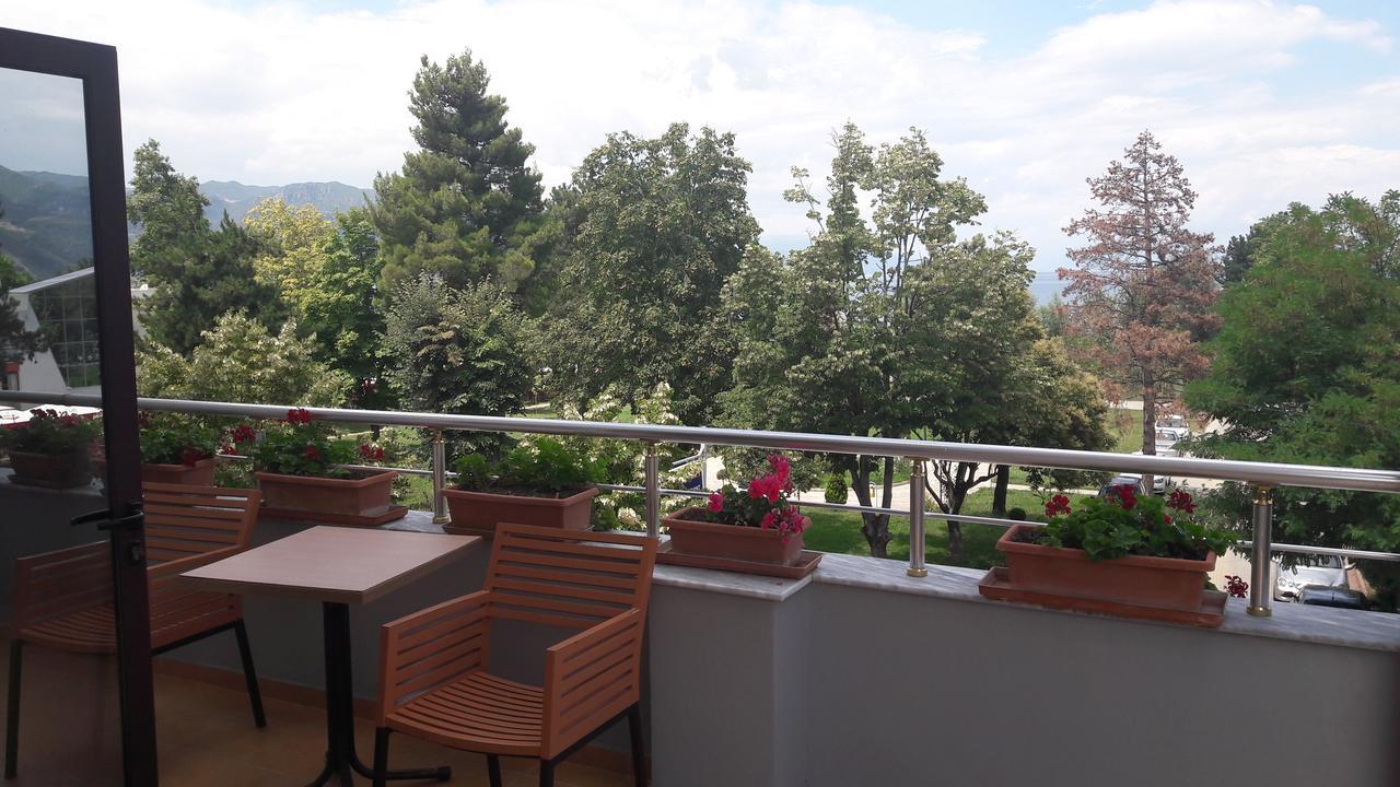 Perla Hotel Pogradec Bagian luar foto